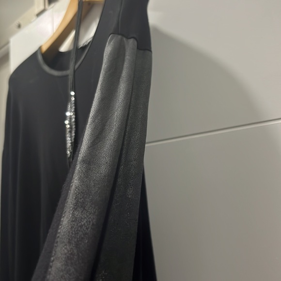 Piccadilly knit black long sleeved top with faux suede detail. size 1X - Picture 3 of 5